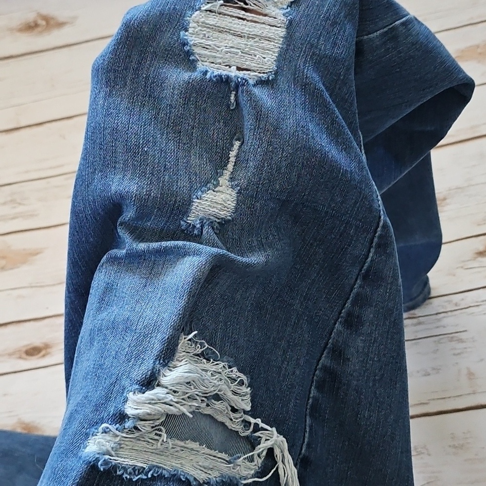 Maurices Everflex High-Rise Medium Wash Distressed Jeans Size 14 Short - Picture 7 of 14